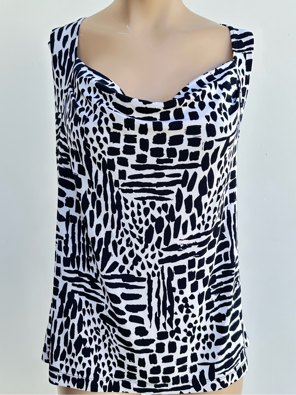 Women's Drapers & Damon’s Black & White Sleeveless Top